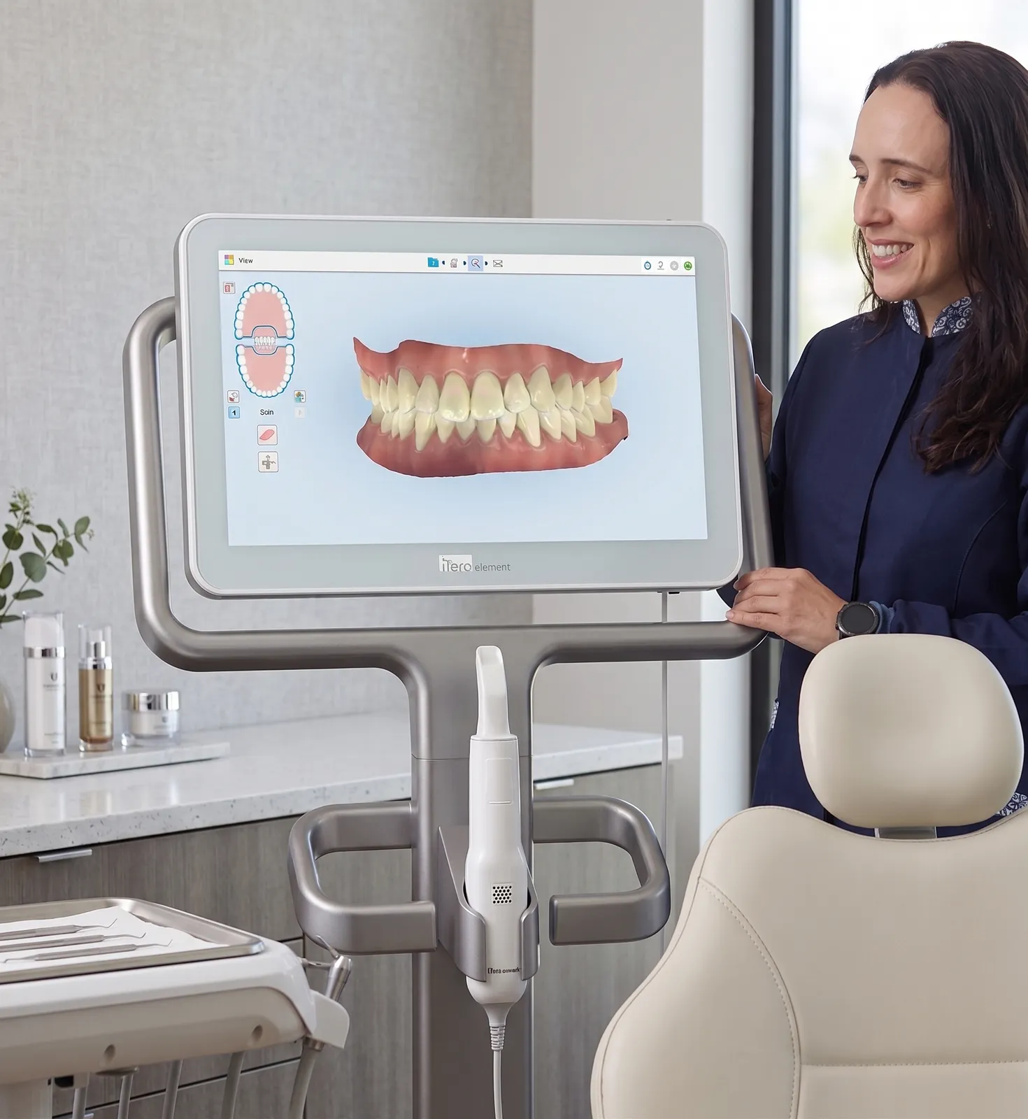 Escaneamento digital com scanner intraoral no consultório